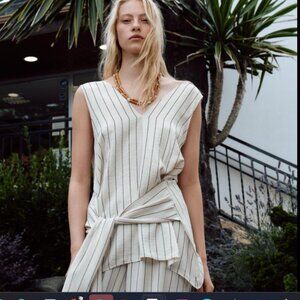 🖤Zara Striped V-Neck Top, NWT L